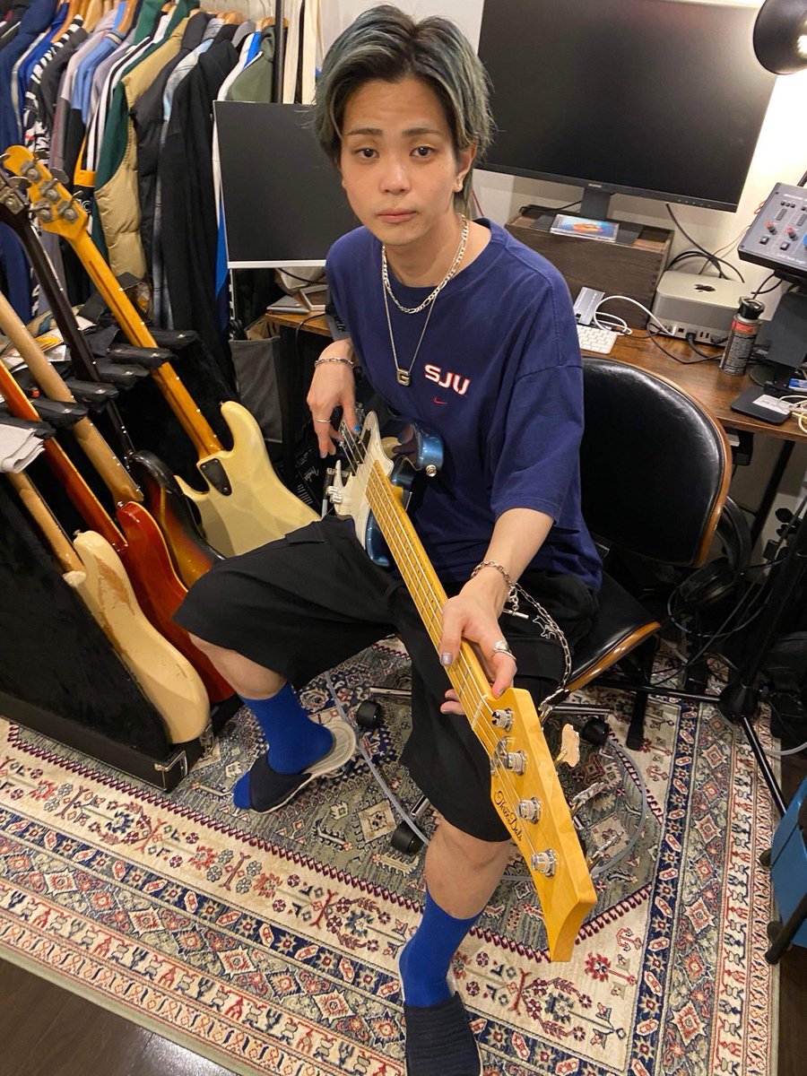 ThreeDots_G's tweet photo. ThreeDots Guitars New Family

森光　奏太　氏

コメントはこちら↓↓

https://t.co/76TGaAbntE https://t.co/rzuOrnapug