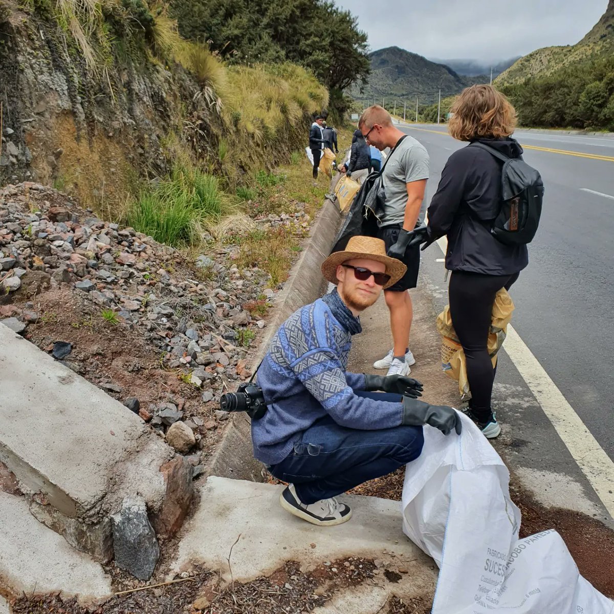 UteCivil's tweet photo. 2do Campamento NB-Lab  #ErasmusPlus desde #paluguillo Planta de tratamiento de agua potable, con el objetivo de conocer el cuidado medio ambiental y minga de limpieza de páramos con el propósito de generar conciencia sobre el cuidado de nuestras fuentes hídricas. https://t.co/37ZunMPjfL