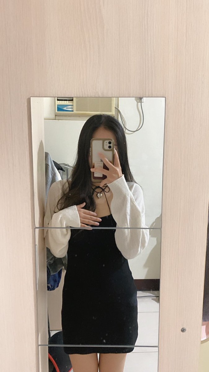 本週的裙子量已經超越整個半年😍 https://t.co/hx6W4vzxoA