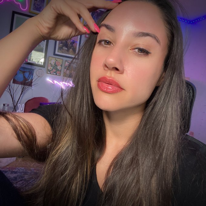 Live: https://t.co/5LmNBDd6Ah   😡 https://t.co/8ZVYCr2pCc