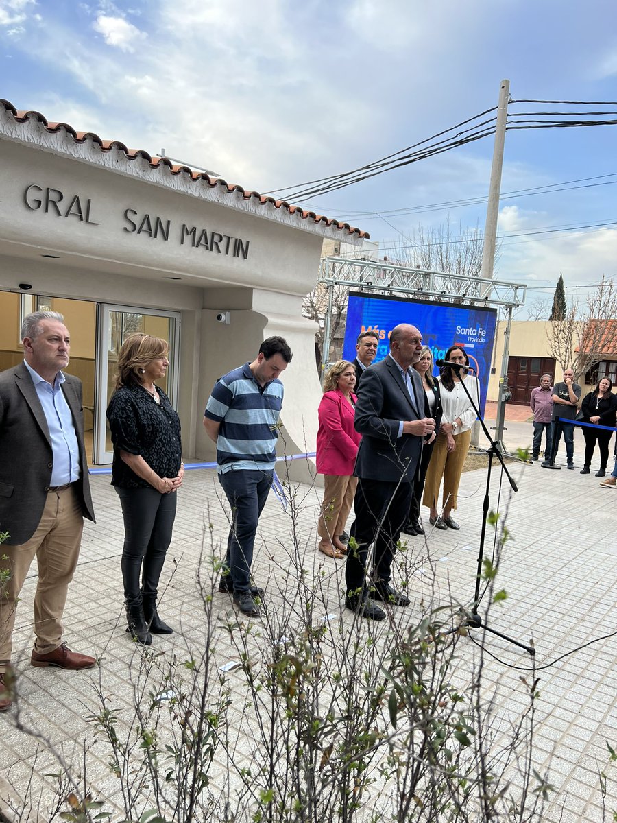 PirataunicoLuis's tweet photo. Junto al administrador del Hospital San Martin de FIRMAT @anibalibarraok en la inauguración de una gran obra qué beneficia a la salud de región Gracias @omarperotti @silvinafrana presentes @marcelewan @LeoMaximinoOK @FranStampone @sacnun @martorano_sonia @ErikaGonnet 👏👏👏 https://t.co/1IDJc6C3X8