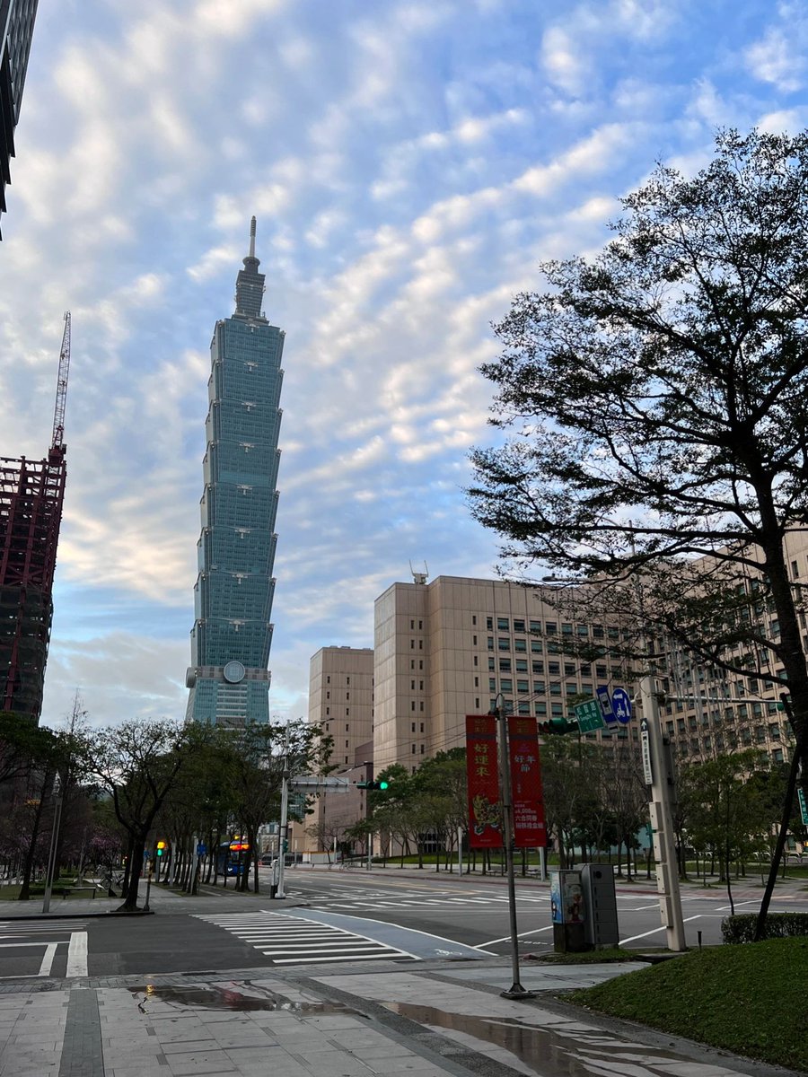 alerixel's tweet image. Today's Baiyun is so special.🌤🌤🌤