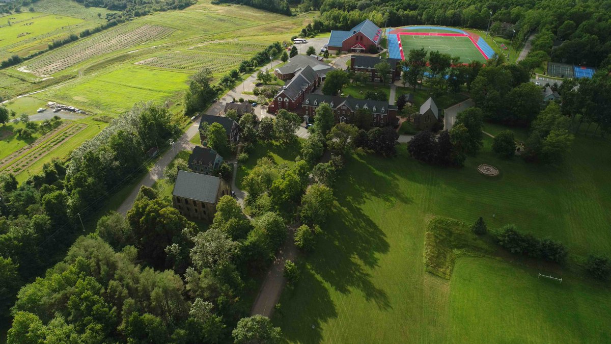 camp_debate's tweet photo. Debate Overnight Camps - enriched by the outings to cool places nearby.  State parks in Maine, Niagara Falls - and today in the beautiful Annapolis Valley of Nova Scotia - a sunflower maze!  #debate #camp #novascotia #annapolisvalley #summer #camp #debatecamp2023 https://t.co/UOhmjM3yLc