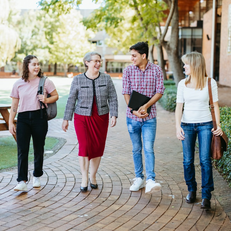 unisqaus's tweet photo. Attention, everyone:

This Sunday is our (Toowoomba) #unisqopenday 💛

Get all the details from our @UniSQVC via @the_chronicle_.