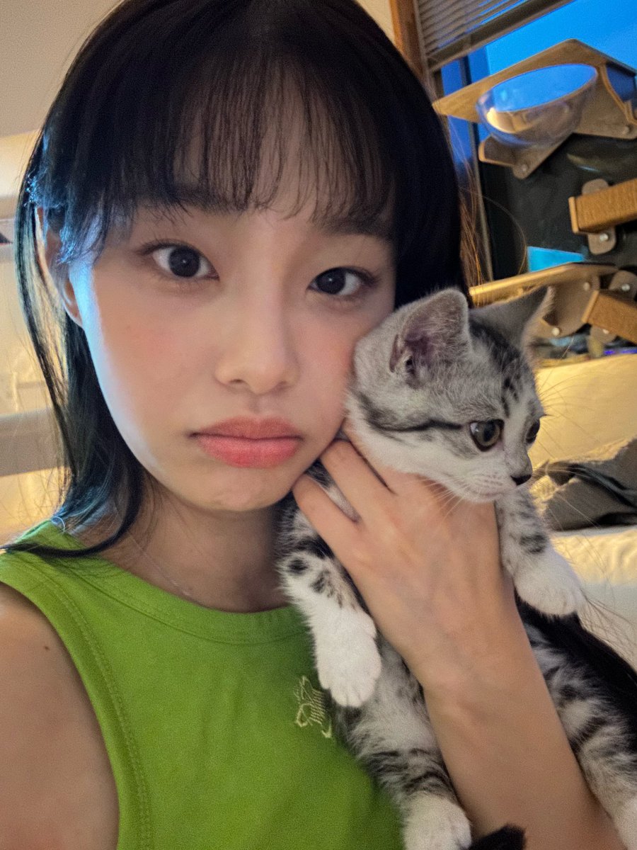 freekimlip's tweet photo. if I don’t see the tl celebrating later on tonight I will do unspeakable things to that company #chuualwayswins #freechuu https://t.co/9p0jckZpDY