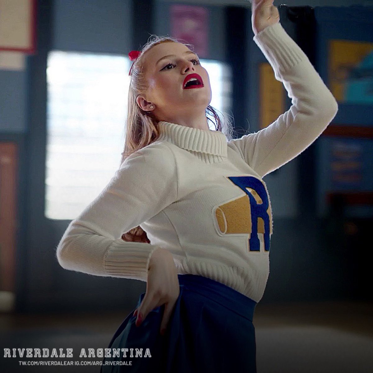 Prepara tus pompones 📣 

Un nuevo episodio de #Riverdale comienza EN UNA HORA por Warner Channel.