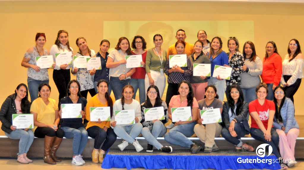 GutenbergSchule's tweet photo. TALLER|Nuestras docentes tuvieron una capacitación de Terapia de Lenguaje, a cargo de #MedDes, que ayudará a mejorar en nuestros peques sus habilidades de comunicación y de esa manera, se sentirán más seguros de sí mismos, demostrando que en nuestra institución #SembramosElFuturo https://t.co/32YXSX6e91