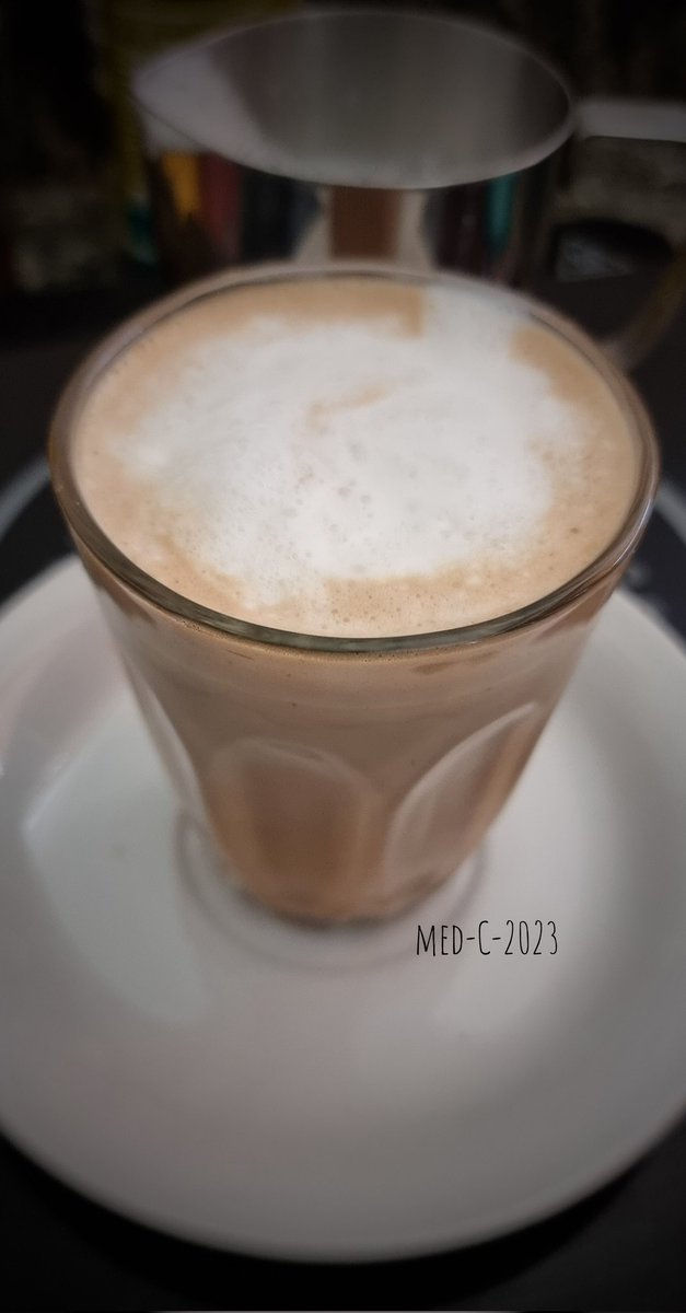 Medicayy's tweet photo. #Thursday, #Coffee.
 
Enjoy the Gift, the #Life.

#CoffeeTime 
#abstractThinking
#streetphotography 
#streetphotographer
#Melbourne https://t.co/qJc1iESAyo