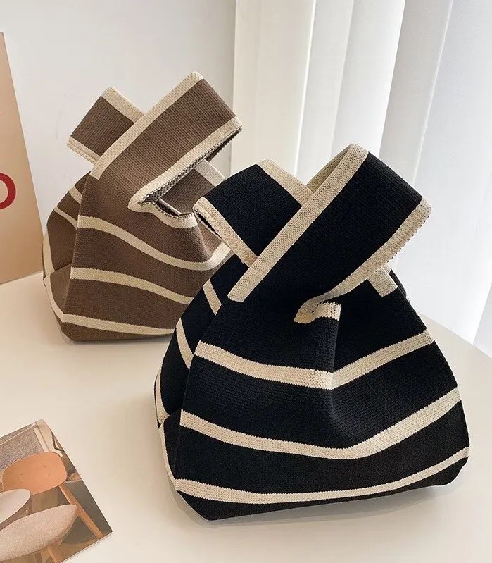 thecremecloud's tweet photo. handmade knitted tote bags https://t.co/Q8A1mUsjrA