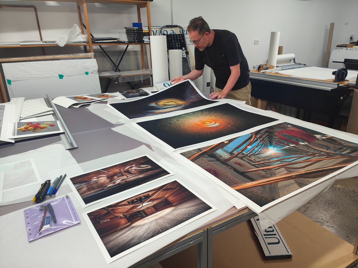 Just chilling out with a few of my prints....
all from my Architecture In Music series
architectureinmusic.com 

#classicalmusic #cello #saxophone #flute #clarinet #guitar #taylor #piano #steinway #fazioli #doublebass