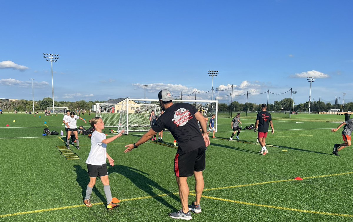 ClubEvoSoccer's tweet photo. WEEK 2️⃣
Speed &amp; Agility💪
EVOLUTION + EDGE = EXCELLENCE! 
#Xedge | #Xfactor | #EVO | #EarnYourPlace https://t.co/xQOydX8lKf