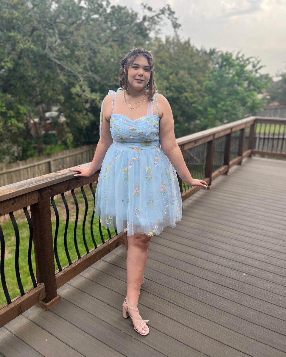 Ravae96's tweet image. Happy birthday week to #ThePrincess!  She is a dream come true - beautiful, bold and brilliant!  ❤️😭#SweetSixteen