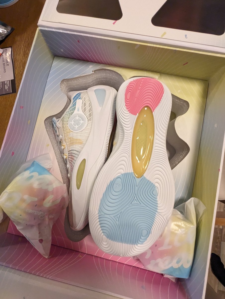 Yuto_m_3's tweet photo. Rigorar Austin Reaves Signature Shoes AR1 届く…さていつ履こうか🤔 https://t.co/wE8zFgxVeh