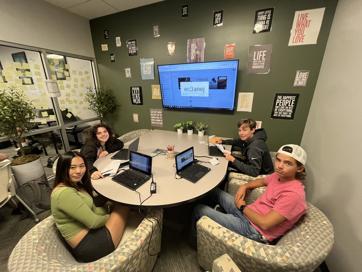 OlatheBusFin's tweet photo. Mrs. Wichhart’s Banking Finance class having fun learning some history of banking using a digital break-out activity! @OlatheSouthHS @Olathe21st @OlatheCTE @olatheschools https://t.co/MSOzc52K6M