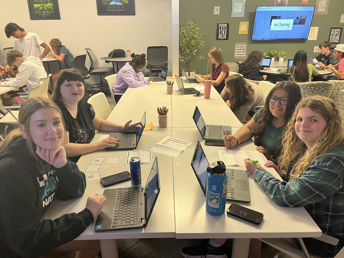 OlatheBusFin's tweet photo. Mrs. Wichhart’s Banking Finance class having fun learning some history of banking using a digital break-out activity! @OlatheSouthHS @Olathe21st @OlatheCTE @olatheschools https://t.co/MSOzc52K6M