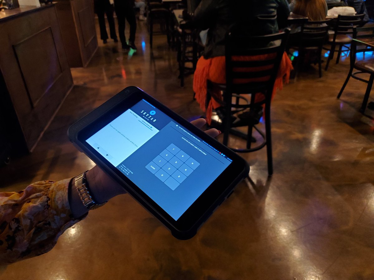 RobertoG_SkyTab's tweet photo. Kairos Restaurant and Bar in Midlothian, IL using our Glass units for table side ordering and payments for faster service 
@skytabpos @Shift4 https://t.co/bR54oeJK7J