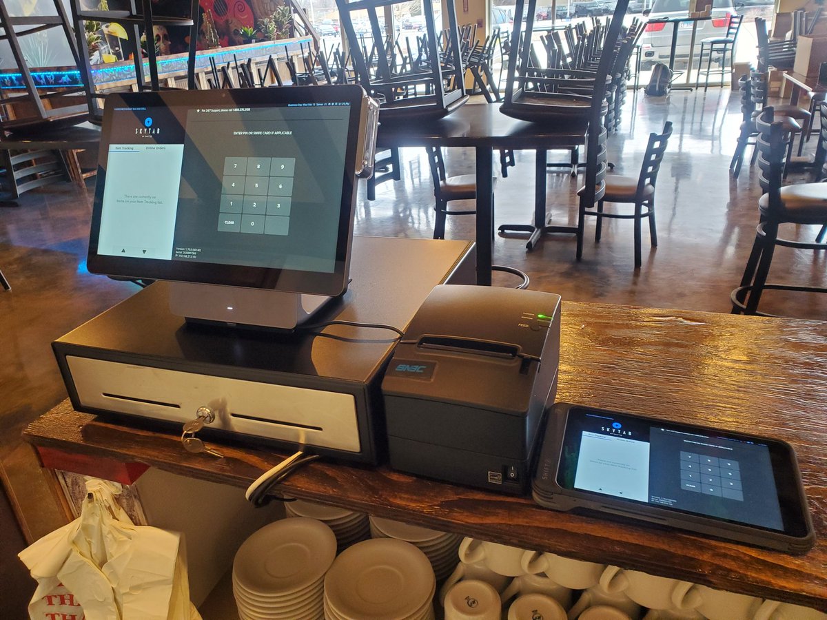 RobertoG_SkyTab's tweet photo. Kairos Restaurant and Bar in Midlothian, IL using our Glass units for table side ordering and payments for faster service 
@skytabpos @Shift4 https://t.co/bR54oeJK7J