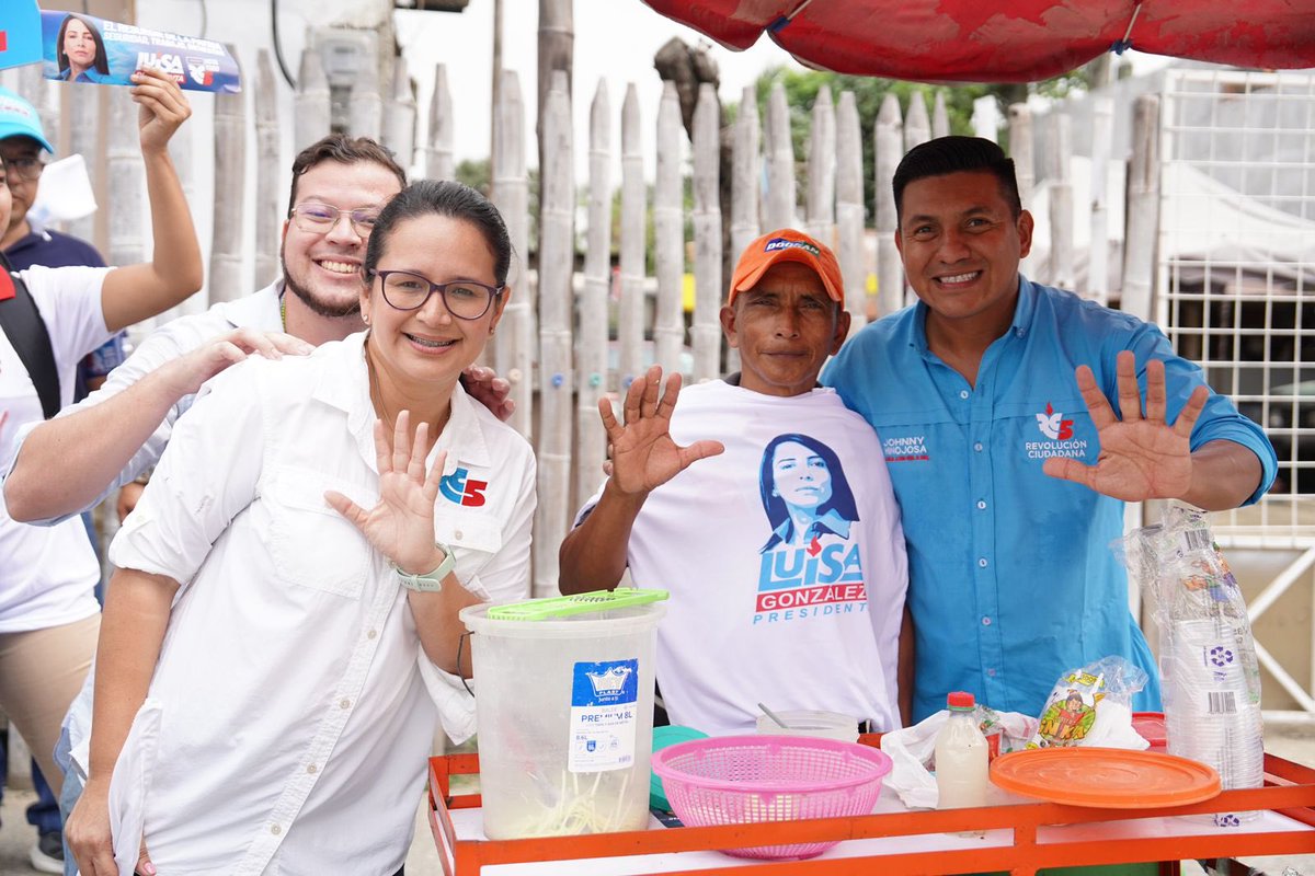 EleanaRomero's tweet image. 💪🏻La Aurora-Daule es 100% Correísta de Corazón❤️. #ElPoderRegresaAlPueblo de la mano de Luisa González, Andrés Arauz y los #AsambleístasDeCorrea del #Distrito4 👏🏻
Este 20 de agosto todo todito 5✋
.
.
.
#LuisaGonzalezPresidenta
#EleanaRomeroAsambleista
#VOTA5 #Todo5
#Guayas