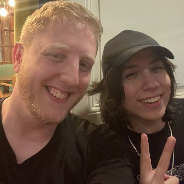 quacstv's tweet photo. quackity looking like phil’s emo son is my favorite thing ever😭 https://t.co/eSv6PbmlSu