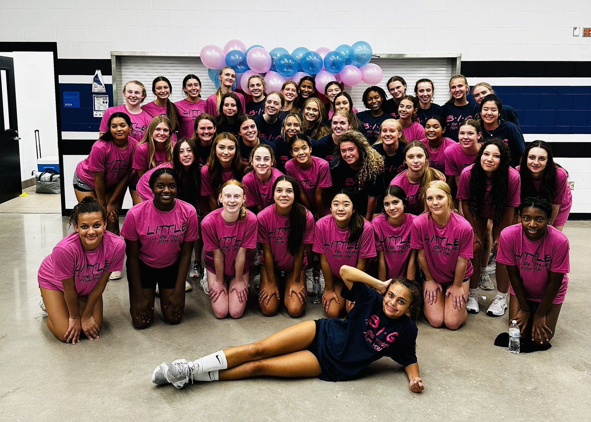 HHSVB's tweet photo. Hebron Volleyball upperclassmen welcomed freshmen “littles” into their volleyball families tonight at our Big Sis-Little Sis Reveal celebration!
Another year of fun traditions and friendships being formed on and off the court. 💙🖤
#hhsvb #hpnd #illbethereforyou https://t.co/GbyaEm9CfB