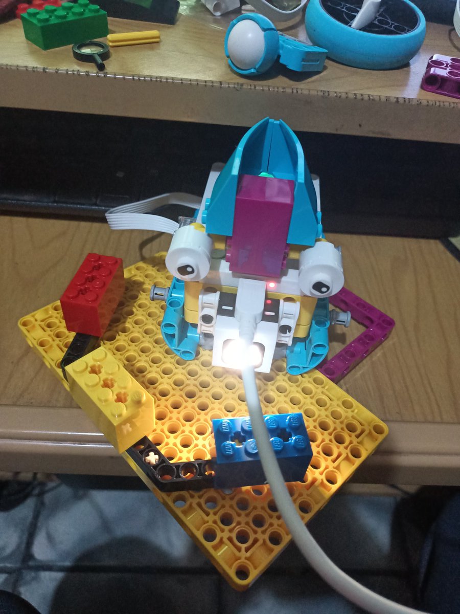 karlesarmnt1308's tweet image. #legoacademyrobotix #soyrobotix #legoedu #legoeducation #legoeducationacademy #legoconfidence #spikeprime #learningthroughplay