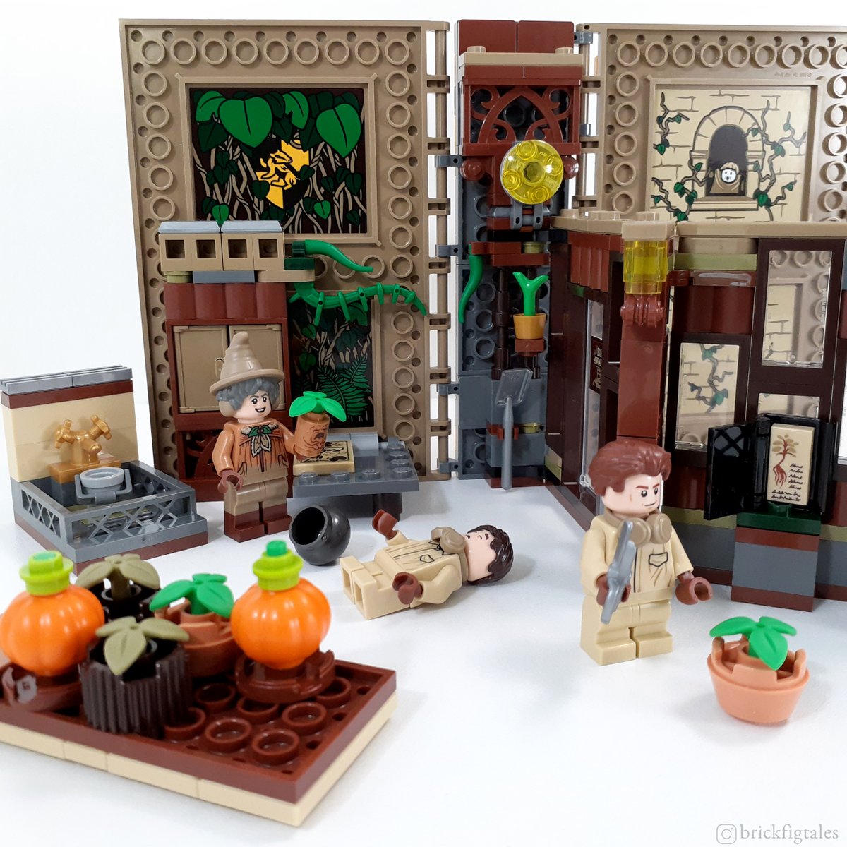 BrickFigTales's tweet photo. Hogwarts Moment: Herbology Class
Photo of the whole set built β Book opened, inside the classroom.
#LEGO #harrypotterlego #ProfessorSprout #NevilleLongbottom #CedricDiggory #HogwartsMoment #HerbologyClass #HarryPotter
Other places you can find me: https://t.co/gQWky8uNzm https://t.co/uTDaKumtBe