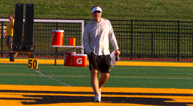 NathalieABC17's tweet photo. Let's make every #Mizzou football practice a golden hour practice #lightingiskey💯💯 https://t.co/YZKJD1nKyj