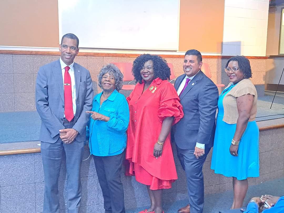 Thank you NYS Senator Jeremy Cooney for honoring Mrs. Midge Thomas as the "2023 NYS Woman of Distinction."

It is with great honor an joy to join him and Mayor Malik Evans in paying homage to a Rochester icon.
<a href="/SenatorCooney/">Senator Jeremy Cooney</a> <a href="/CityRochesterNY/">City of Rochester NY</a>