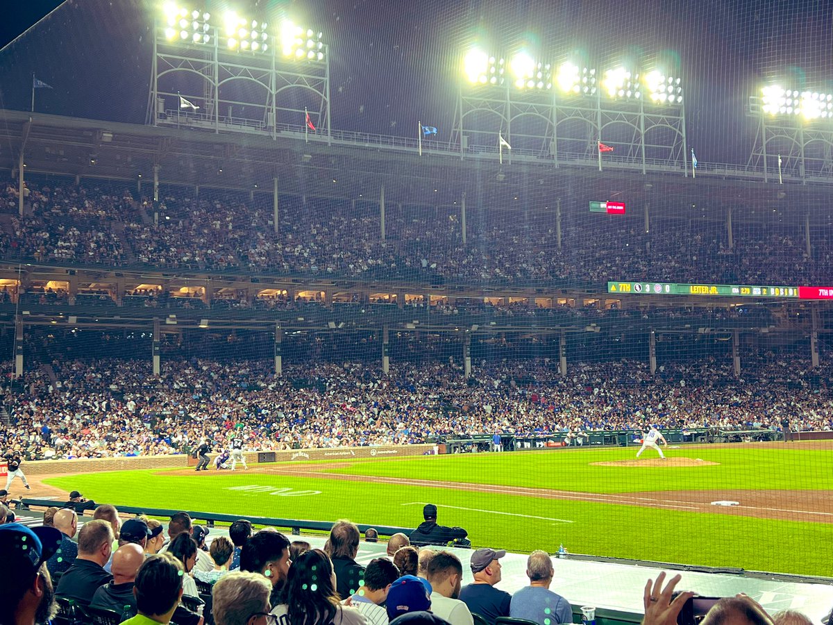 Wednesday night lights for <a href="/whitesox/">Chicago White Sox</a> <a href="/Cubs/">Chicago Cubs</a> #CrosstownClassic
