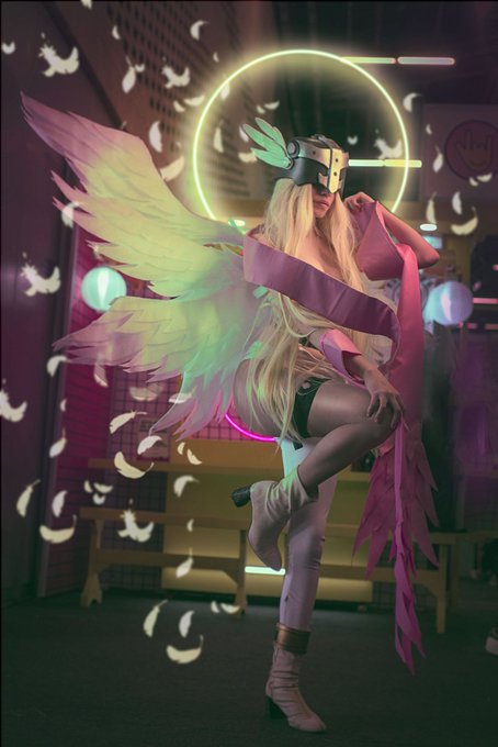 un Wallpaper de mi cosplay de #angewomon de #Digimon  especial para ti! 🥰 Espero que te guste, si lo<a href="/tag/angewomon"class="tags">#angewomon</a><a href="/tag/digimon"class="tags">#Digimon</a>