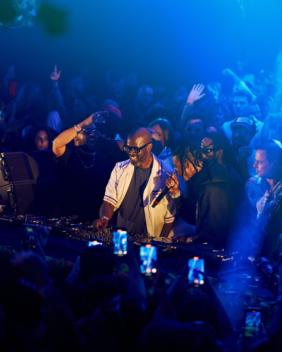 Wild scenes at @hiibzaofficial as @trvisXX joined @RealBlackCoffee on stage 🎤 One for the books ❤️‍🔥

#ibiza #dj #summer #ibizastyle #party #ibizalife #rave #ibizalovers #afrohouse #barcelona #djlife #ibizasummer #ibizavibes #ibizaparty #picoftheday #ibizalifestyle