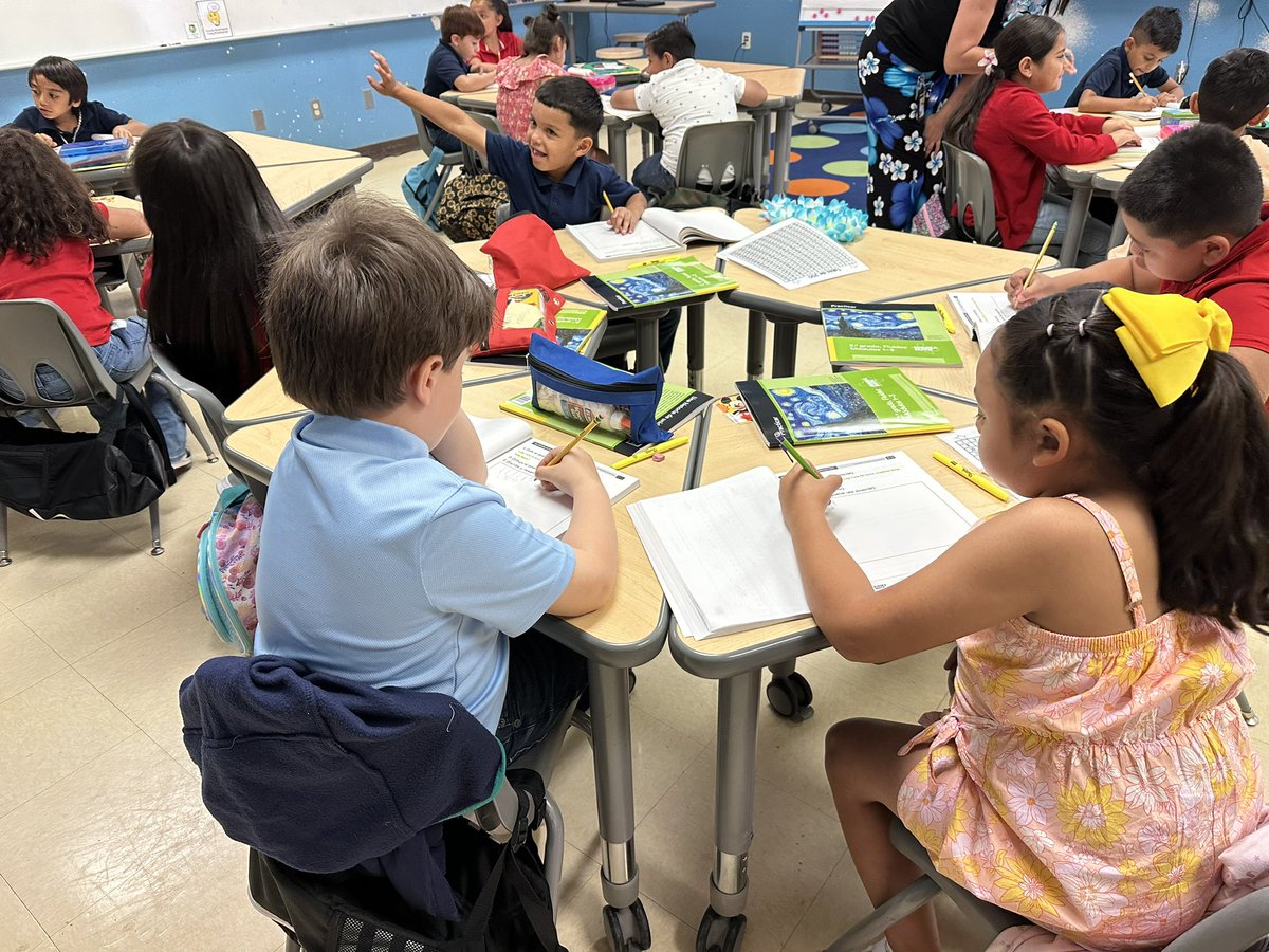 adecantu7's tweet image. FME Eureka Math Tier One Instruction is on 🔥 fire! #productivestruggle #EurekaMath #DualLanguage