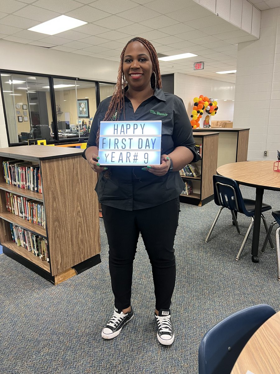 SenaeHarris's tweet photo. Here we go! Starting year 9! @ChannelviewISD @CISDDeZavala #WeAreChannelview https://t.co/cDn4qsrw3T