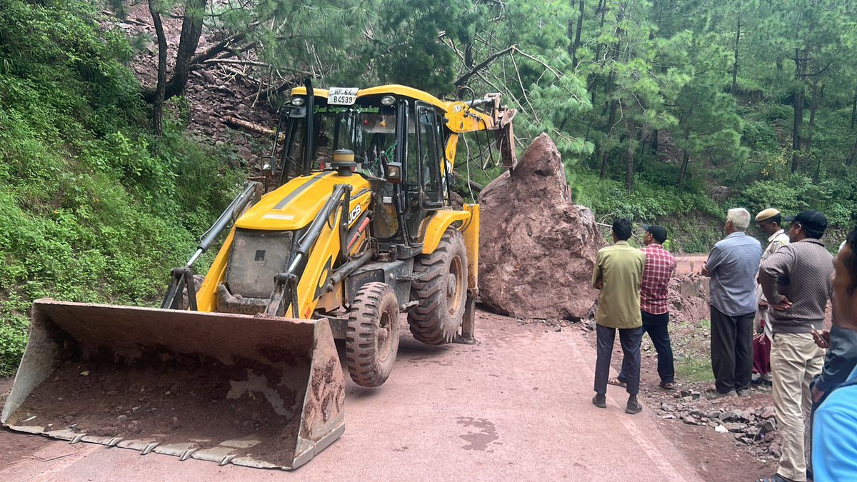 PWD125810's tweet image. Restoration work is in progress on Dharampur Kasauli road
by HPPWD Circle Solan
.
.
.
.
.
#HPPWD #hppwdworks #himachalfloods #solan