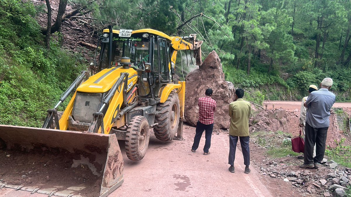 PWD125810's tweet image. Restoration work is in progress on Dharampur Kasauli road
by HPPWD Circle Solan
.
.
.
.
.
#HPPWD #hppwdworks #himachalfloods #solan