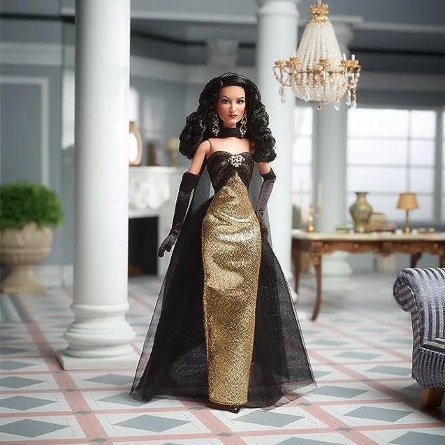 shakirillo83's tweet photo. ¿Alcanzaron la muñeca Barbie de María Félix? 🖤💛🖤 @Barbie #BarbieSignature #TributeCollection https://t.co/dJzq38ADrH