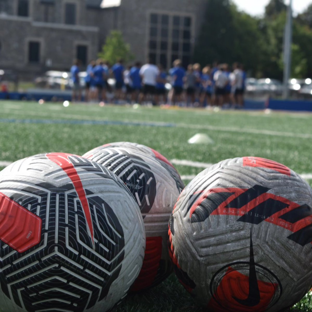 SoccerDons's tweet image. 📽➡️⚽️➡️🏃🏾‍♂️➡️🏋‍♂️➡️📈 =🔒
The Dons were locked in today in the classroom, on the field &amp;amp; in the weightroom! 🔵🟡⚽️ #sznloading⏳ #RDR #AMDG