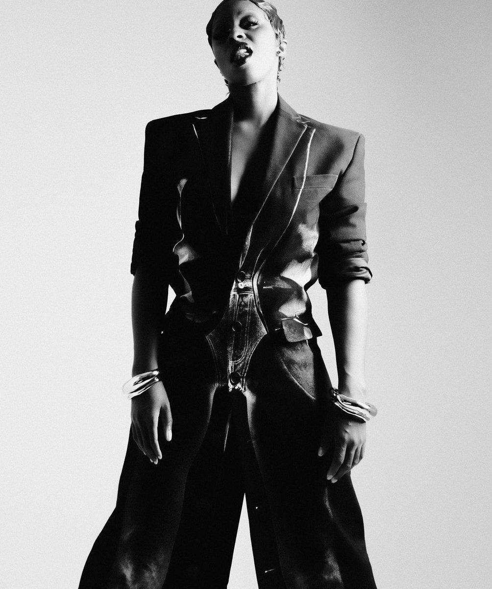 It’s doin’ something for you, huh? 👅