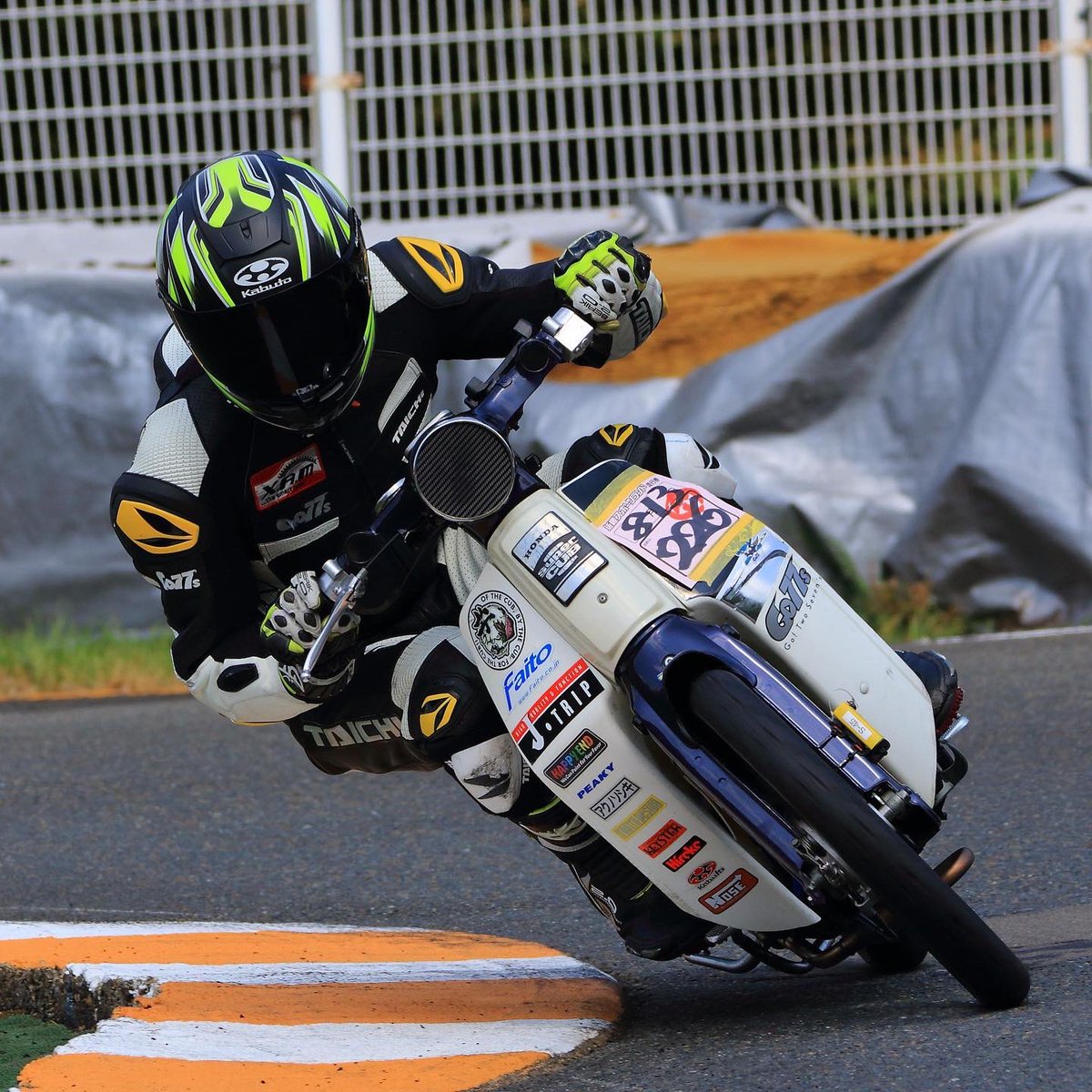 stringer_3106's tweet photo. 8/20 全日本カブ耐久レース 120min.

Team Go77s

Rider : USK/Hodaka/Stringer
@USK78547483 
@kakointegra
@Go_77sKYOTO 

Director : Risa Aise
@lisakns 

Bike : Honda SuperCub Fi class

↑で参戦します😊

FP 7:30-45

表彰式（じゃんけん大会）
17:30〜

他スプリント

空き時間は 監督:愛聖りさ と
ミニ撮影会タイムもありますよ！

レース楽しみ〜🫶

応援📣よろしくお願いします✨

#Go77s
#全日本カブ耐久レース
#愛聖りさ
#レースクィーン
#モデル撮影
#CUBRACER
#minibikerace
#近畿スポーツランド