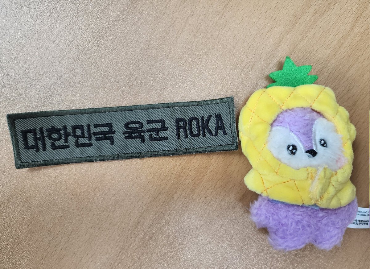 yuni940218_'s tweet photo. 으아 ㅋㅋㅋ
지난번 잘못주문한건데...
뜻밖에 손민수😍😍😆😆😆😆 역시 데스티니🤣😁😁
나머지도 사야겠네 ㅋㅋ
#jhope #제이홉 #PreOrderJackInTheBox
#8월18일제이홉에디션_커밍쑨 #HOPEedition https://t.co/EwlzzdOKNN