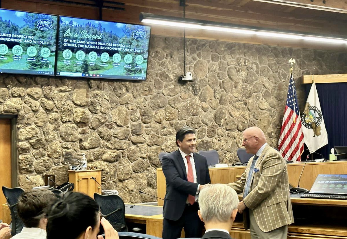 Very honored to participate today in the <a href="/EconaAZ1/">Econa AZ</a> Advisory Council Meeting in #Flagstaff with my friend <a href="/GlennWilliamso3/">Glenn Williamson</a>. 

It was a great opportunity to talk about the growing importance of Northern AZ in the binational region economy and the transcendental role of 🇨🇦 as a