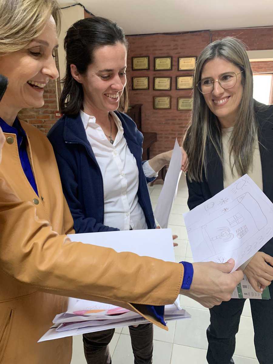 Hoy nos visitó <a href="/lauraraffo/">Laura Raffo</a> junto a <a href="/D_Martinez71/">Daniel Martínez Escames</a> y <a href="/SantiagoBorsari/">Santiago Borsari Fedullo</a> 
Gracias por el tiempo dedicado! 

#TranformandoVidas #Educacion #Casavalle #LosRosales #2023