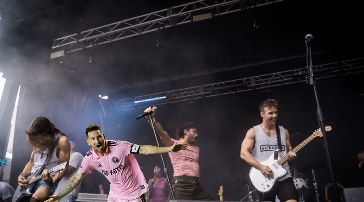 GPACE79's tweet image. Messi &amp;amp; The Armed both in Nashville this Saturday🤯 
GOATS on GOATS @thearmed @MLS