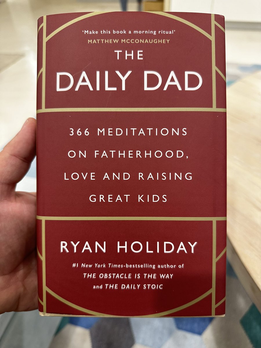romsweb's tweet image. Who else has children here?

Mine are 14 and 11 years old, I adore them so much!

I try to do the best I can as a father, it’s not always easy.

They tell me they’re happy to have me as their dad, that’s what matters most ❤️.

Found this book in Sydney by @RyanHoliday