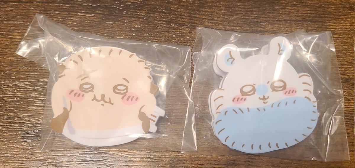 0208_o's tweet photo. 【交換】ちいかわ ピタコット

【譲】モモンガ、ラッコ※画像1
【求】おなべ、ピザまん※画像2

お気軽に検索からお声かけ下さい。
まとめての交換希望、郵送でお取り引きお願いします。 https://t.co/CnELr1E3Gz