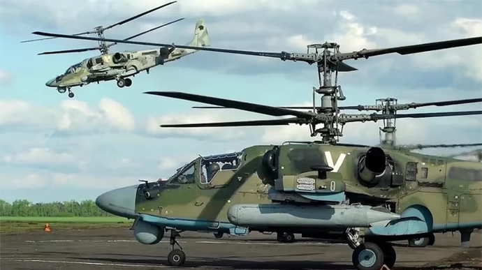 wartranslated's tweet photo. Two Russian Ka-52 helis were taken down this morning, one in Zaporizhzhia front shot down by the 47th Brigade, and another one a bit earlier in the Bakhmut front.

Source: https://t.co/s5ETGvfm8J https://t.co/ig9pjzGjc9