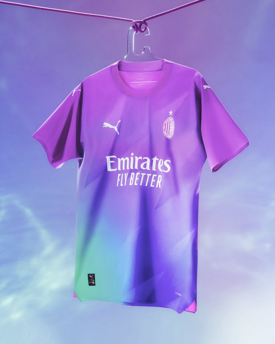 pumafootball's tweet photo. Different colors, sempre Milan 💜💚

The new @acmilan Away kit, available now on https://t.co/6Q5vmemNDD. https://t.co/pwHhA5rYG7