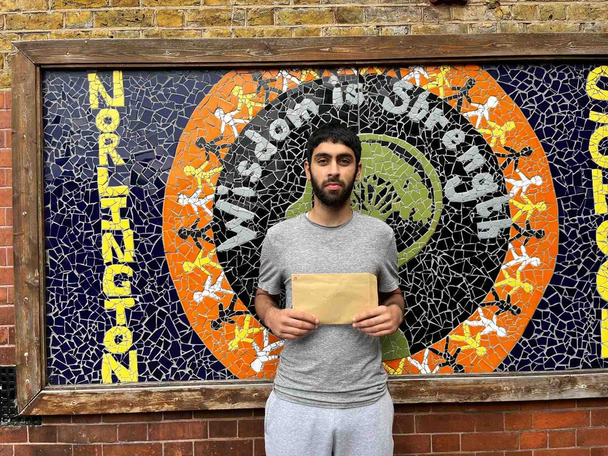 Owais got an A* in Business and a B in Economics and is studying Accounting and Finance in a Professional Placement at City University.