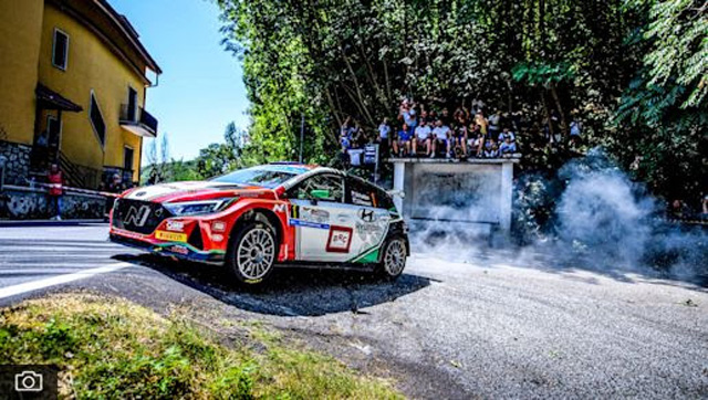mattiperlecors1's tweet photo. Paddon punta a camminare a testa alta nella città delle scarpe dell'ERC
https://t.co/KffKBPoA5d
#mattiperlecorse #automobilismo #motorsport #auto #cars #race #motori #automobili #rally #rallies #paddon #ERC https://t.co/qESkkNWBxP