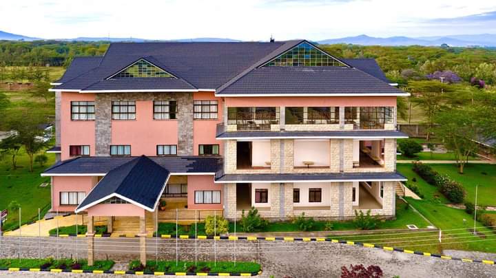 Stejos_Tours's tweet photo. Are you looking for a place where you can do camping? then think of Burch's Resort Naivasha. Burchs resort is a budget pocket friendly camping and cottage thats provides a stylish escape in a serene location and has a lake front view.
Book with us
0795046018
0799030781
0715293975 https://t.co/80FP778IuW